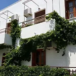 아파트 Alpha Naxos - Adults Only Naxos City